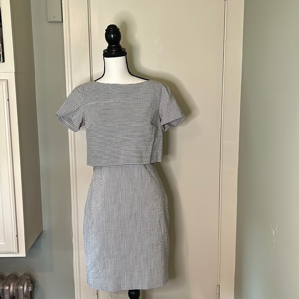 Banana Republic Seersucker Dress-size 8 Petite